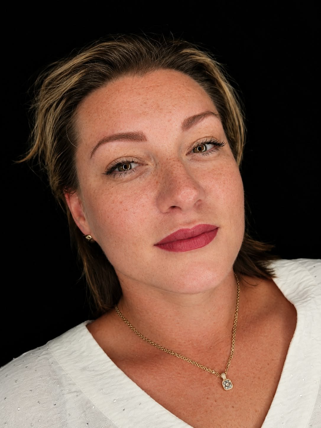 Lippen mit zartem, natürlichem Farbschleier